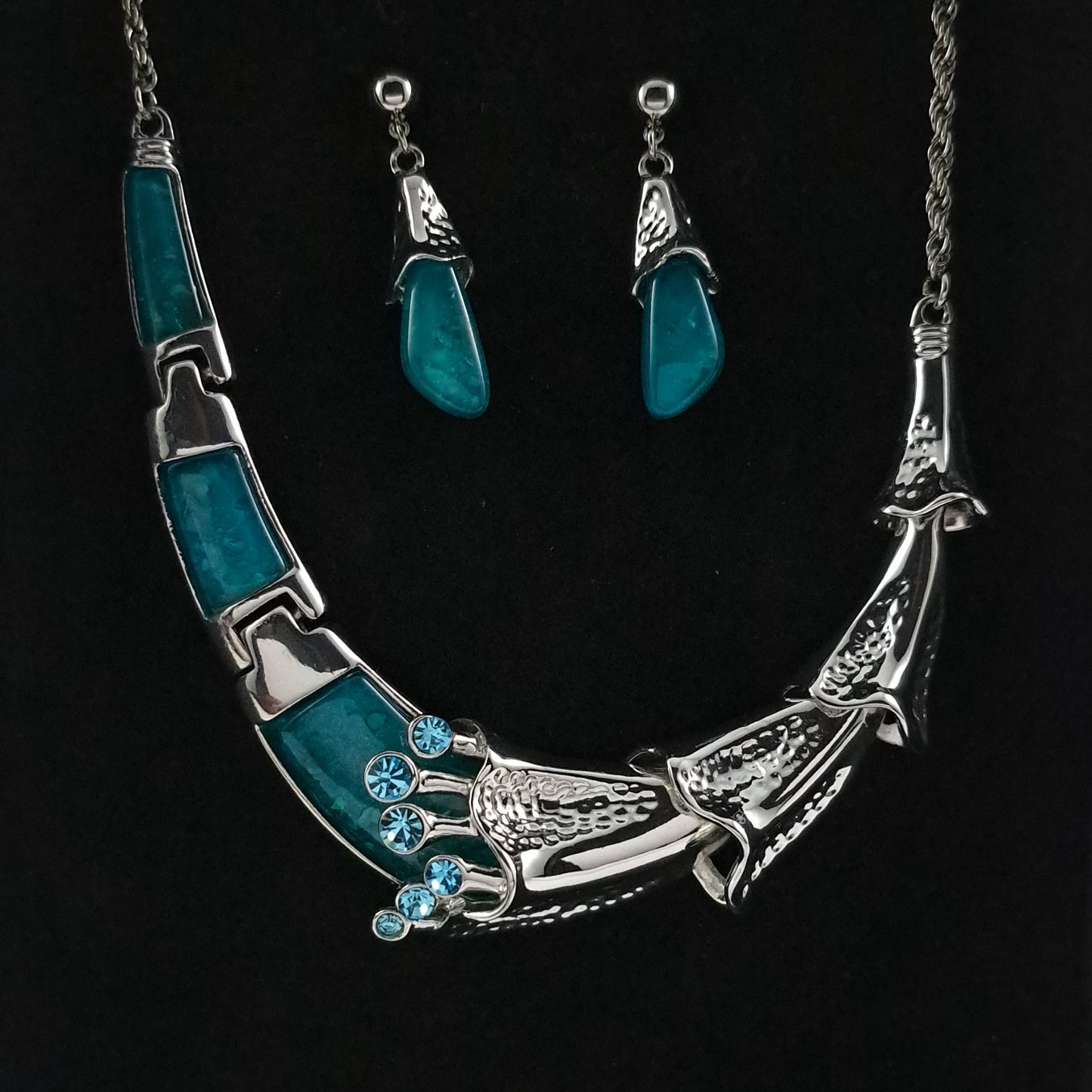 Silver and turquoise necklace and earrings set